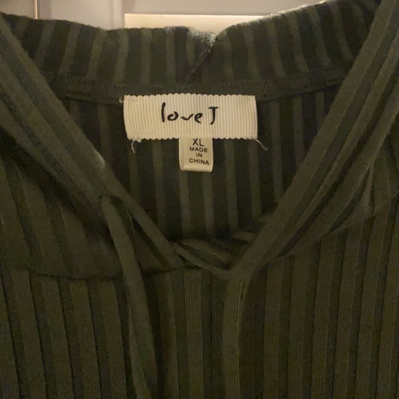 Cute needed extra large dress from rainbow shops. - Picture 3 of 4